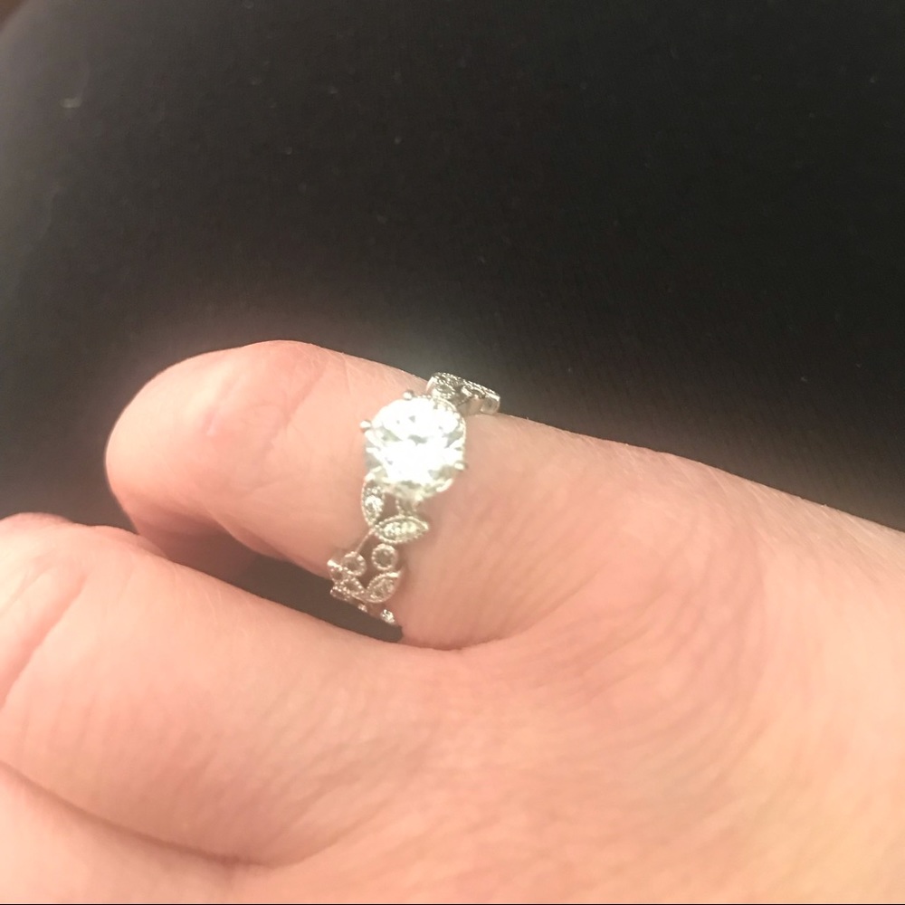 Jewelscent ring